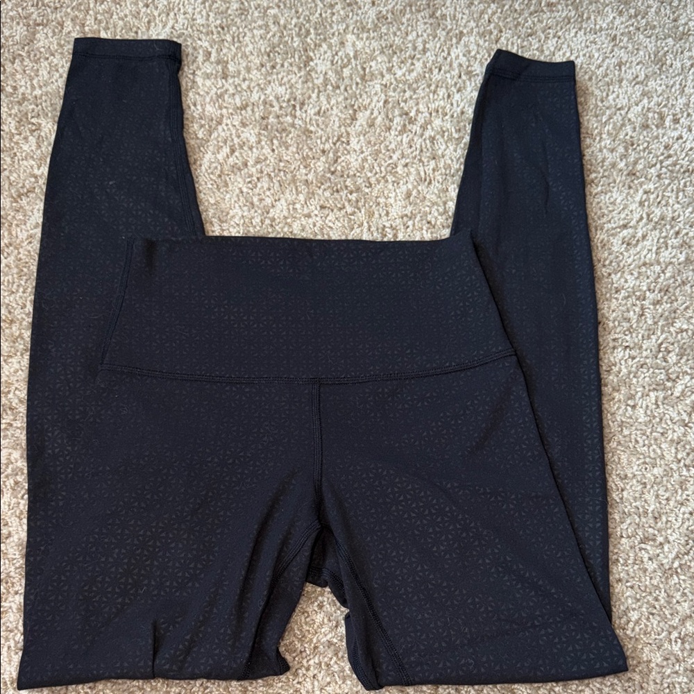 Align leggings in lattice work emboss! These are high rise and have a 28” seam!